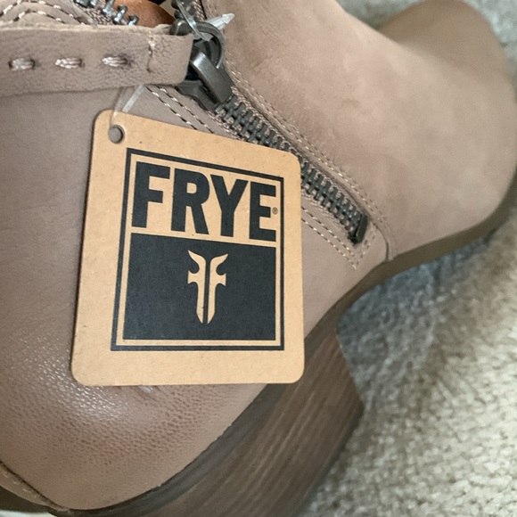 NWT FRYE TAN SUEDE BOOTIES - Picture 5 of 6